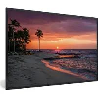 PosterMonkey Fotolijst incl. Poster - Een oranje lucht boven de Stille Oceaan bij de Amerikaanse staat Hawaii - 60x40 cm - Posterlijst