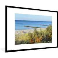 PosterMonkey Fotolijst incl. Poster - Oostzee - Strand - Bomen - 120x80 cm - Posterlijst