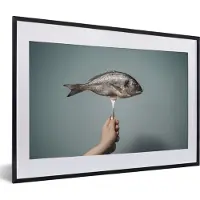 PosterMonkey Fotolijst incl. Poster - Vis op een zilveren vork - 60x40 cm - Posterlijst