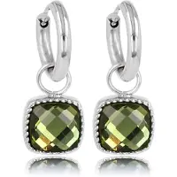 My Bendel - Stijlvolle Zilverkleurige Oorring met Groene Glassteen 30 Mm - Elegante Zilverkleurige Oorringen met Groene Glassteen - met Luxe Cadeauverpakking | Sieraden Voor Dames