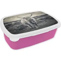 MuchoWow Broodtrommel Roze - Lunchbox - Brooddoos - Schotse hooglander - Dieren - Wolken - Koe - Natuur - 18x12x6 cm - Kinderen - Meisje