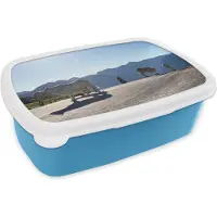MuchoWow Broodtrommel Blauw - Lunchbox - Brooddoos - Schotse hooglander - Licht - Berg - Natuur - 18x12x6 cm - Kinderen - Jongen