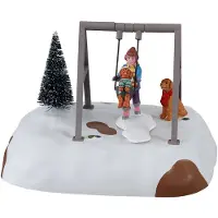 Lemax Harvest Crossing Kerstdorpminiatuur Puppy Gets A Swing Ride (hond Op Schommel) 15,3 X 12 X 11 Cm