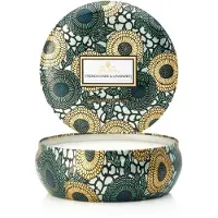 Voluspa 3-wick in a tin kaars 60 uur French Cade & Lavender