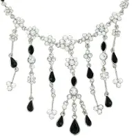 Behave - Ketting met bloemen en stenen - Zwart en wit - 41 cm