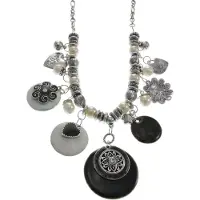 Behave ketting - Bloem- en hartvormige hangers - Mode accessoires - Nikkelvrij - 46 cm