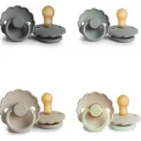 Frigg DAISY Fopspeen set 4 stuks Sage,French Gray,Sandstone en Cream Glow 6-18 maand