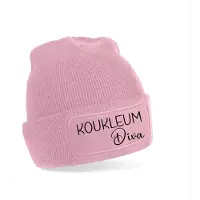 Beechfield Warme roze muts-Koukleum diva- zwarte opdruk-warme beanie met patch. Ski muts- ski vakantie outfit- warme muts- ski kleding.