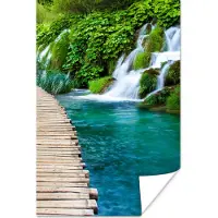 PosterMonkey Poster Brug - Water - Planten - Waterval - Groen - 40x60 cm