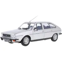 Norev Het 1:18 gegoten model van de Renault R30TX uit 1979 in zilver De fabrikant van het schaalmodel is . Dit model is alleen online verkrijgbaar