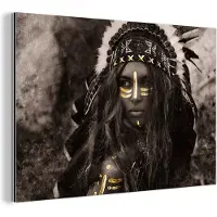 MuchoWow Wanddecoratie Metaal - Aluminium Schilderij Industrieel - Vrouw - Indianentooi - Goud - 60x40 cm - Dibond - Foto op aluminium - Industriële muurdecoratie - Voor de woonkamer/slaapkamer
