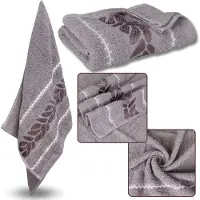 Sarcia.eu Cappuccino Katoenen Handdoek met Decoratief Borduurwerk, Bladeren, zacht, compact formaat 48x100 cm