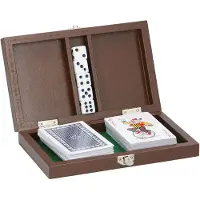 Eddy Toys Playing Card Set met Houten Opbergdoos 18 x 11 cm - Speelkaarten Set met 2 Kaartspellen en 5 Dobbelstenen - Kaartspel Set in Houten Box - Poker en Kaartspel Accessoires