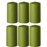 Enlightening Candles 8x Olijf groene cilinderkaarsen/stompkaarsen 6 x 8 cm 27 branduren - Geurloze kaarsen olijf groen - Woondecoraties