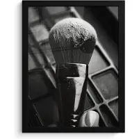 PosterMonkey Poster in lijst - Fotolijst 30x40 cm - Posters - Make-up borstel - Vintage - Zwart wit - Posterlijst zwart - Wanddecoratie badkamer - Muurdecoratie WC - Decoratieve accessoires - Toilet muur decoratie