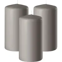 Enlightening Candles Cilinderkaars/stompkaars - 3x - zand/grijs - D6 x H15 cm - 58 branduren - Dikke kaarsen - Voor kandelaar of plateau