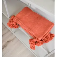 Poufs&Pillows Dekentje - pompom plaid - Oranje – Ideaal als sprei voor je bed of deken voor op de bank - 180 x 300 cm - XL Plaid woon- en slaapkamer