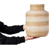 Beliani RENUN - Decoratieve vaas - Wit - Rotan