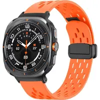 Bandz Sport band 'Air' met magnetische D-buckle sluiting - geschikt voor Samsung Galaxy Watch Ultra 2 (2026) / Ultra (2024/2025) - hoogwaardig siliconen materiaal smartwatch bandje (oranje)