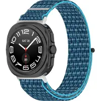 Strap-it Nylon smartwatch bandje met klittenbandsluiting - geschikt voor de Samsung Galaxy Watch Ultra / Ultra 2025 47mm (oceaan blauw)