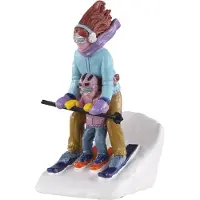 Lemax Vail Village Kerstdorpminiatuur Mommy & Me Ski (samen Skiën) 3,6 X 4,6 X 7,5 Cm