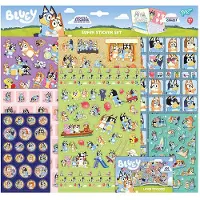 Totum Bluey XL Stickers set - 400+ stickers op 7 vellen - Met spelletjes - 38 x 36 cm - Speelgoed Kinderen - Knutselen - Voor meisjes en jongens - Ook voor kleuters - Vanaf 3 jaar -