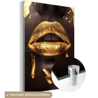 MuchoWow Glasschilderij 120x160 cm - Schilderij acrylglas - Gouden lippen - Gezicht - Vrouw - Modern - Foto op glas - Muurdecoratie woonkamer - Wanddecoratie slaapkamer - Schilderijen