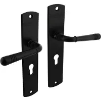 Intersteel Deurkruk Helena op schild Profielcilindergat 55mm - PC55 - mat zwart