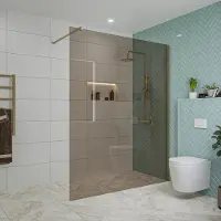 FortiFura Galeria inloopdouche - 160x200cm - rookglas - wandarm - Geborsteld Messing PVD (Goud) SW797942/SW797910