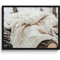 PosterMonkey Poster in lijst - Fotolijst 80x60 cm - Posters - Deken - Wit - Boomstronk - Winter - Sneeuw - Posterlijst zwart - Decoratie - Wanddecoratie woonkamer - Muurdecoratie slaapkamer