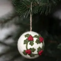 Sjaal met Verhaal Kerstbal Vilt Rond - Holly Berry - 8cm - Fairtrade