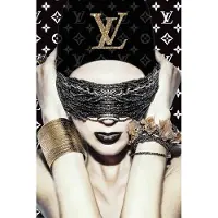 Karo-art Foto Glas Art - Vrouw met sieraden Louis Vuitton, 80x120, prachtig voor in de woon en of slaapkamer, inclusief ophang materiaal.