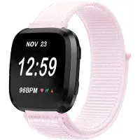Strap-it Nylon Smartwatch bandje - Geschikt voor Fitbit Versa / Versa 2 nylon bandje - lichtroze - Horlogeband / Polsband / Armband