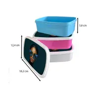 MuchoWow Broodtrommel Blauw - Lunchbox Vrouw - Vlinder - Bril - Blauw - Modern - Portret - Brooddoos 18x12x6 cm - Brood lunch box - Broodtrommels voor kinderen en volwassenen