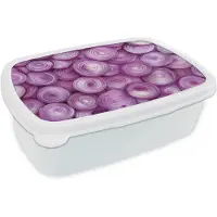 MuchoWow Broodtrommel Wit - Lunchbox Paars - Uien - Close up - Brooddoos 18x12x6 cm - Brood lunch box - Broodtrommels voor kinderen en volwassenen