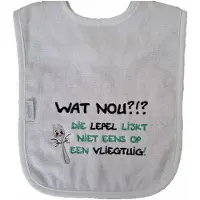 Funnies Witte slab met "Wat nou?!? Die lepel lijkt niet eens op een vliegtuig!" - eten, vliegtuigje, hangar, lepeltje, kraamcadeautje, cadeautje, baby, cadeau, kraamcadeau