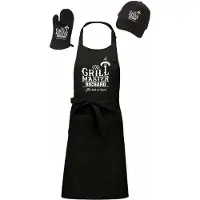 Kariban Mijncadeautje - Barbecue Voordeelset - BBQ Schort + BBQ Handschoen + BBQ Cap - Grillmaster Sausage - met voornaam naar keuze - zwart
