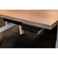 Schaffenburg Dextro plus zit/sta 200x100cm, electrisch hoogte verstelbare werkplek, T-poot frame. Frame kleur zwart (RAL9005) en blad krijtwit.