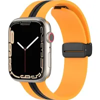 Mobigear Siliconen Watch bandje geschikt voor Apple Watch Bandje Magneetsluiting | Stripe Mag - 42/41/40/38 mm - Zwart / Geel