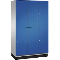 C+P Double-tier locker Cambio, 3 vakken, 6 vakken, met plint, B 1200 x D 525 x H 1980 mm, blank aluminium/ gentiaanblauw
