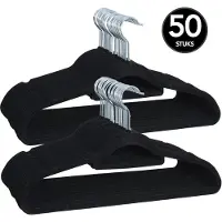 Infinity Goods 50 Kledinghangers Fluweel - Kleerhanger met Anti-Slip - Broekhanger - Metalen Haak - Volwassenen - 50 Stuks - Zwart