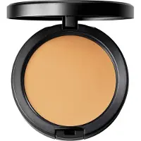 MAC Studio Fix Powder plus foundation
