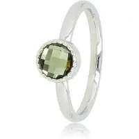 My Bendel - Zilverkleurige Ring met Groene Glassteen - Ring met Ronde Glassteen & Getwist Randje • Groen • Zilverkleurig - met Luxe Cadeauverpakking | Sieraden Voor Dames | Maat 18.00 Mm / Maat 57
