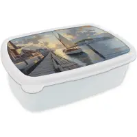 MuchoWow Broodtrommel Wit - Lunchbox Zeilboot - Zon - Pier - Hout - Brooddoos 18x12x6 cm - Brood lunch box - Broodtrommels voor kinderen en volwassenen