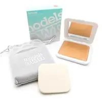 Models Own - Backstage - 04 Beige - Creme to Powder Foundation - Foundation - 4,2 g