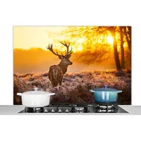 KitchenYeah Spatscherm keuken 120x80 cm - Kookplaat achterwand Hert - Dieren - Zonsondergang - Winter - Heide - Natuur - Muurbeschermer - Spatwand fornuis - Hoogwaardig aluminium
