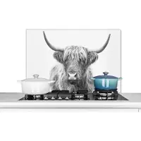 KitchenYeah Spatscherm keuken 80x55 cm - Kookplaat achterwand Schotse hooglander - Dieren - Hoorns - Zwart wit - Muurbeschermer - Spatwand fornuis - Hoogwaardig aluminium