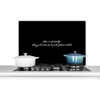 KitchenYeah Spatscherm keuken 90x60 cm - Kookplaat achterwand Koken is niet moeilijk - Quotes - Spreuken - Humor - Muurbeschermer - Spatwand fornuis - Hoogwaardig aluminium