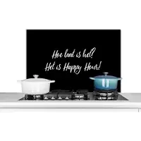 KitchenYeah Spatscherm keuken 90x60 cm - Kookplaat achterwand Hoe laat is het? Het is Happy Hour! - Drank - Quotes - Spreuken - Alcohol - Muurbeschermer - Spatwand fornuis - Hoogwaardig aluminium