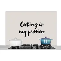 KitchenYeah Spatscherm keuken 120x80 cm - Kookplaat achterwand Quotes - Koken - Spreuken - Cooking is my passion - Muurbeschermer - Spatwand fornuis - Hoogwaardig aluminium